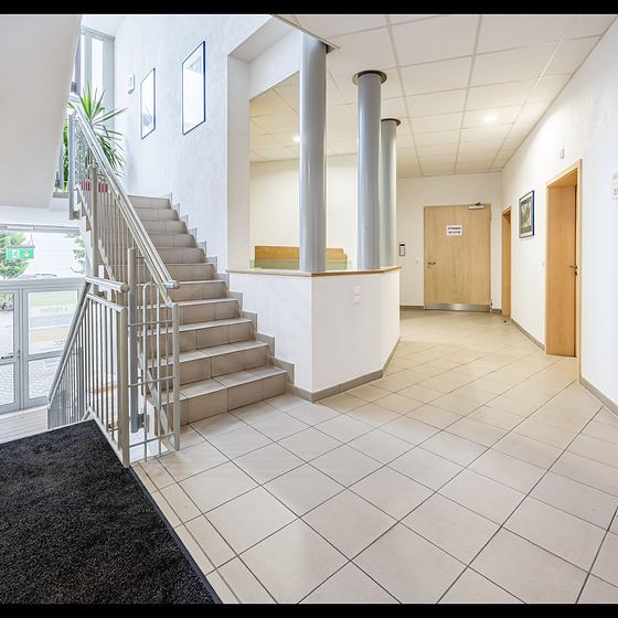 Eingangsbereich und Treppenhaus Am Bauhof in Dieburg